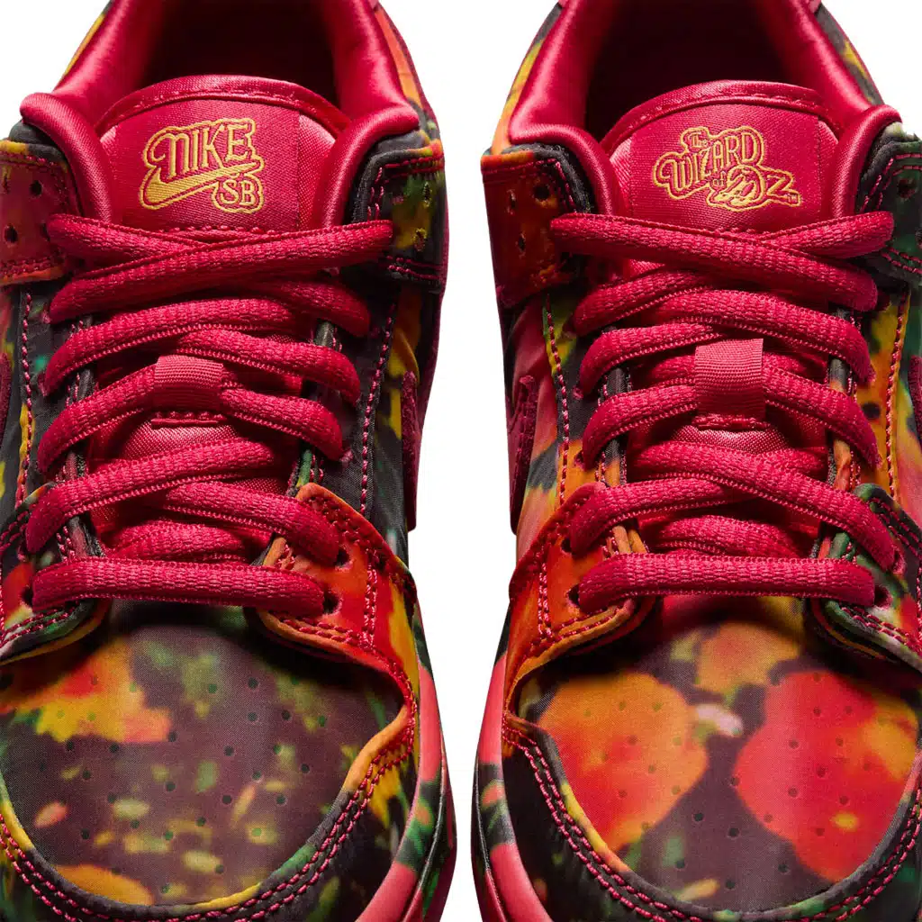 the-wizard-of-oz-x-nike-sb-dunk-low-red-fz1291-600-5.jpg